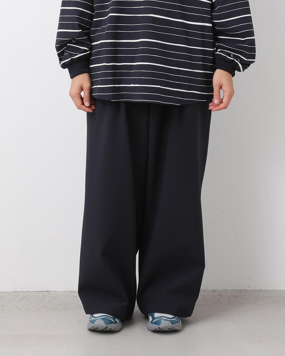 WIDE TWO TUCK BAGGY PANTS