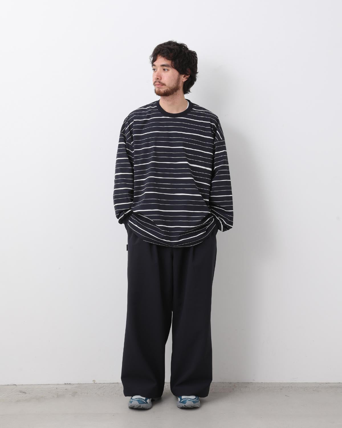 WIDE TWO TUCK BAGGY PANTS