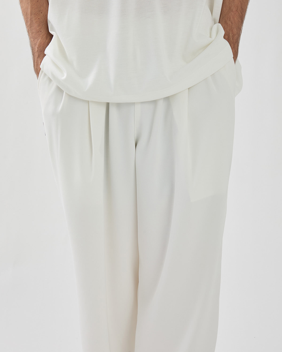TWO TUCK WIDE PANTS
