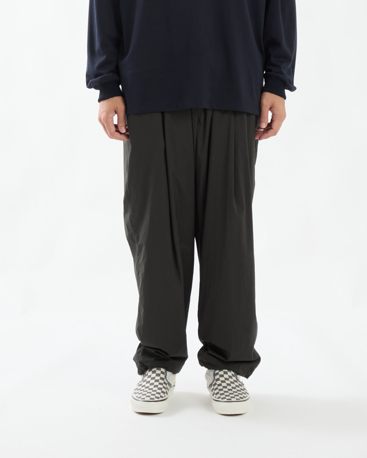 WIDE TAPERED EASY PANTS (NYLON)
