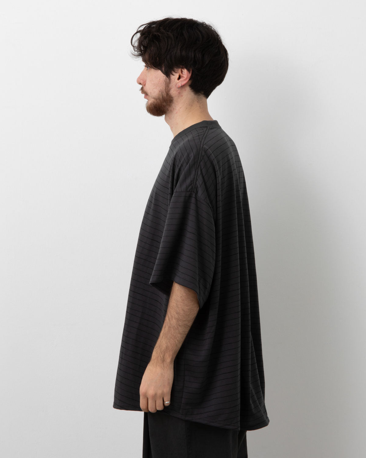 SUPER BIG SIDE STRIPE TECH SS TEE