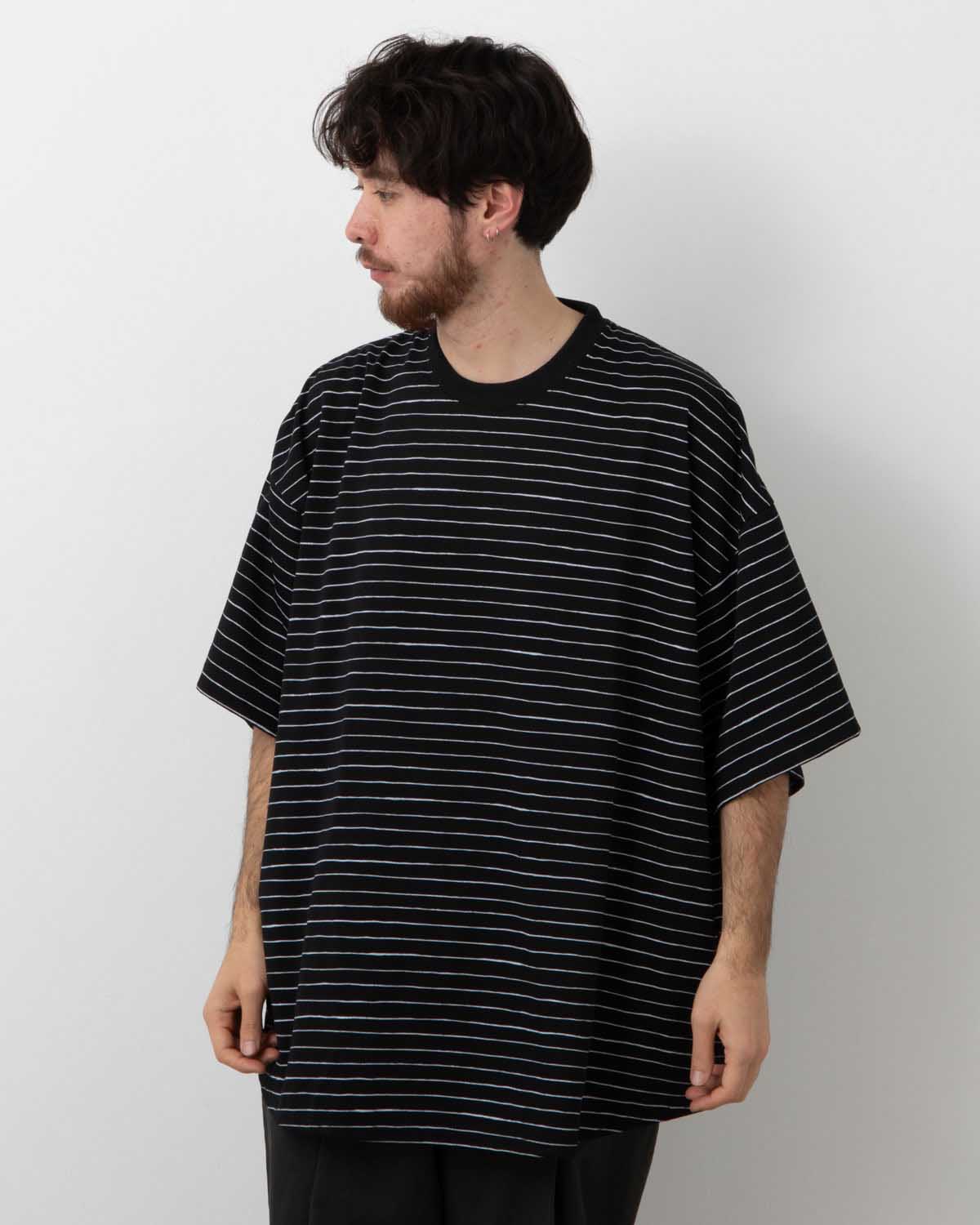 SUPER BIG SIDE STRIPE TECH SS TEE