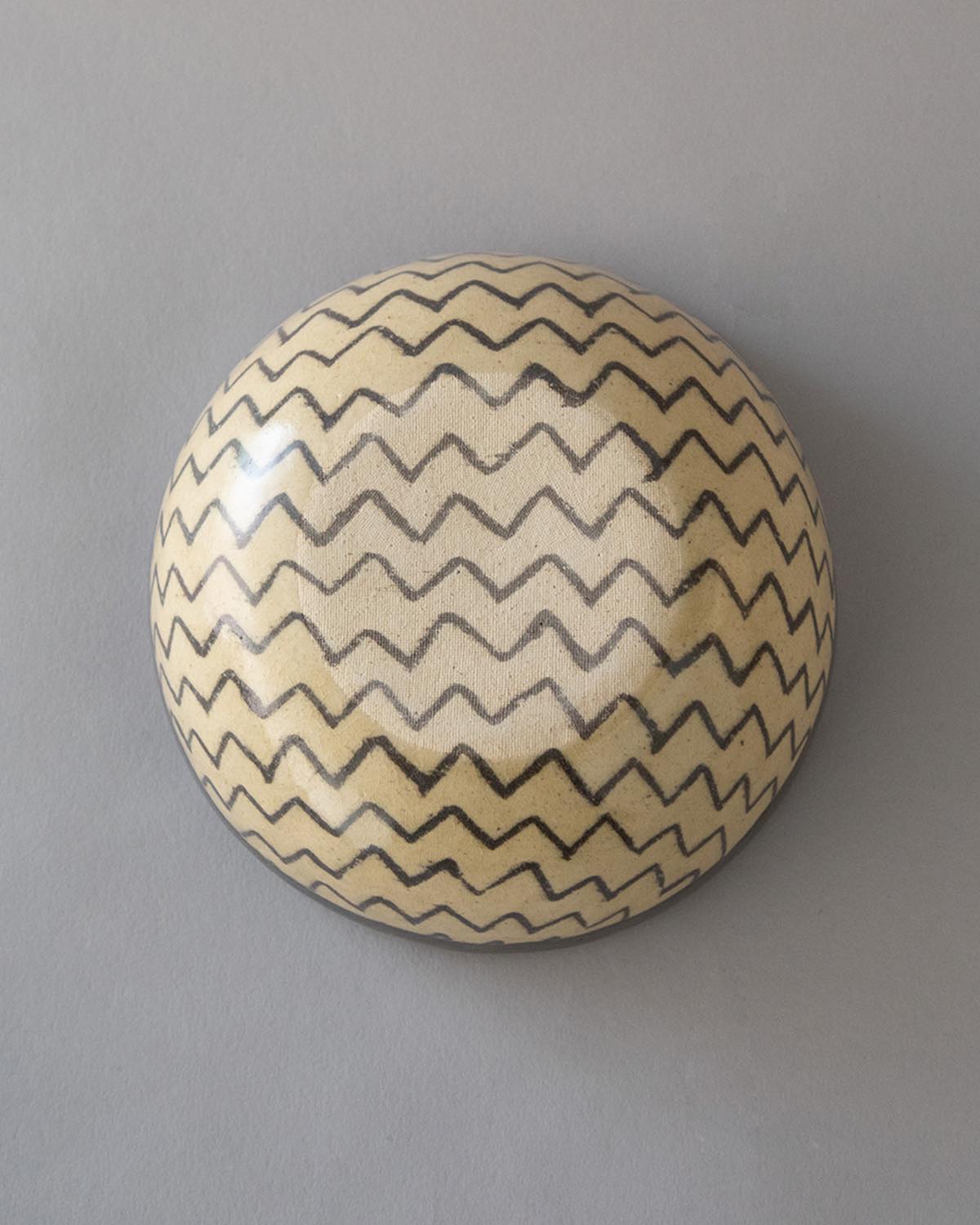 ROUND BOWL - ZIGZAG BLACK