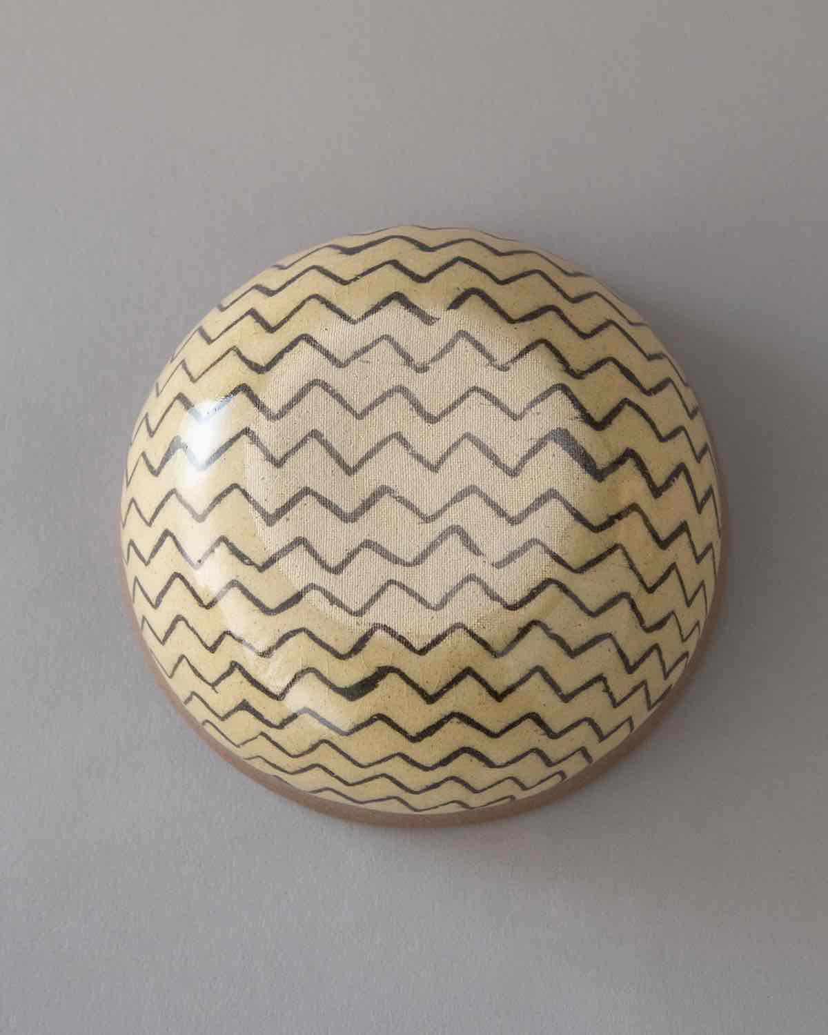 ROUND BOWL - ZIGZAG BROWN