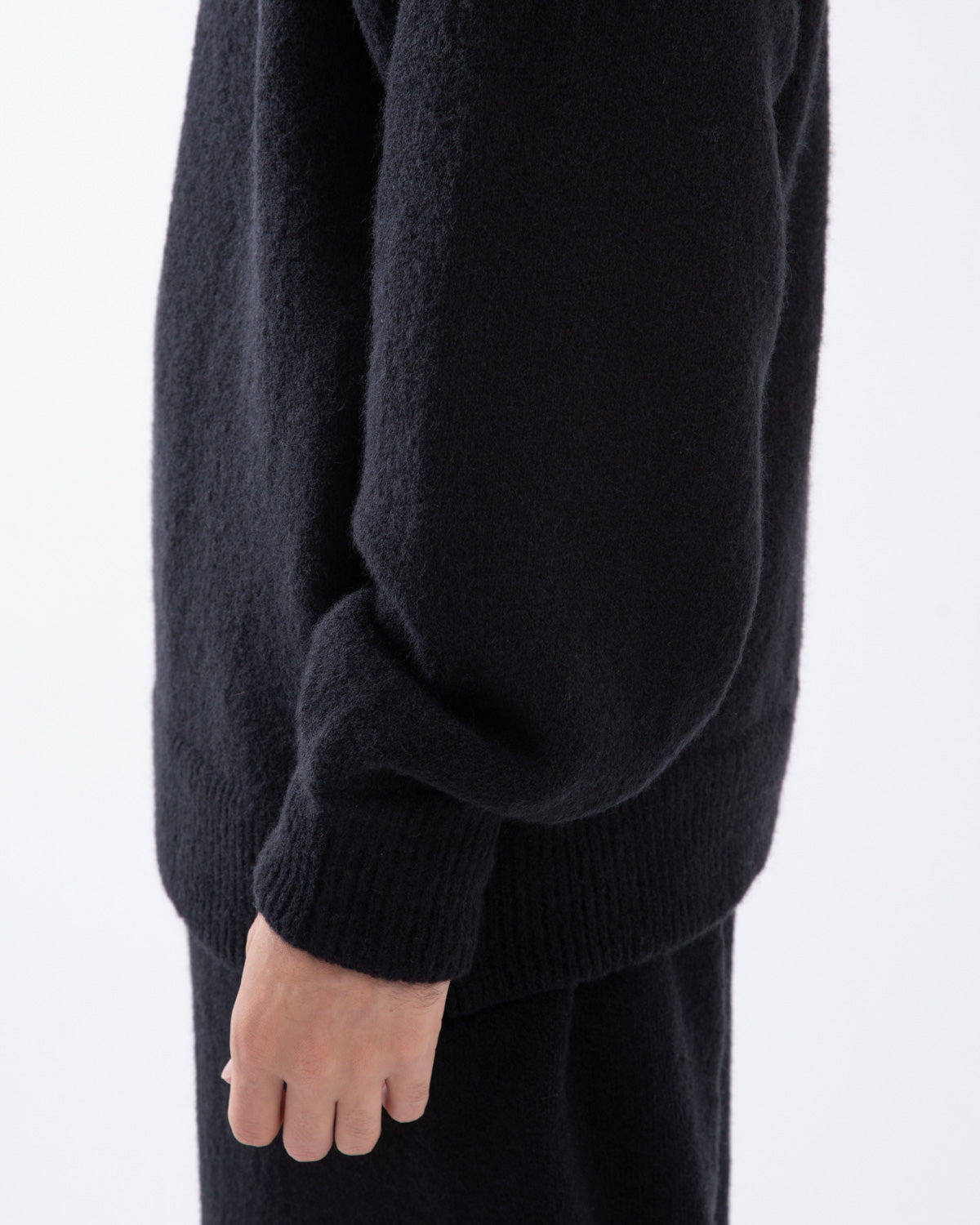 CREW NECK KNIT