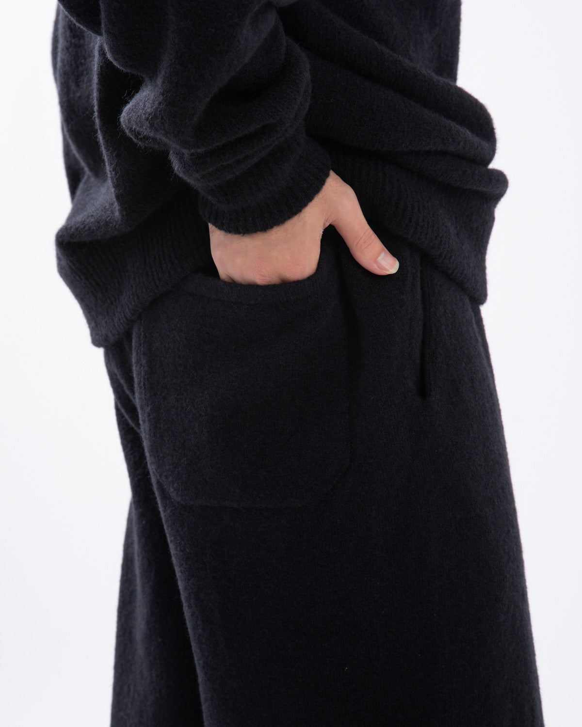 KNIT PANTS