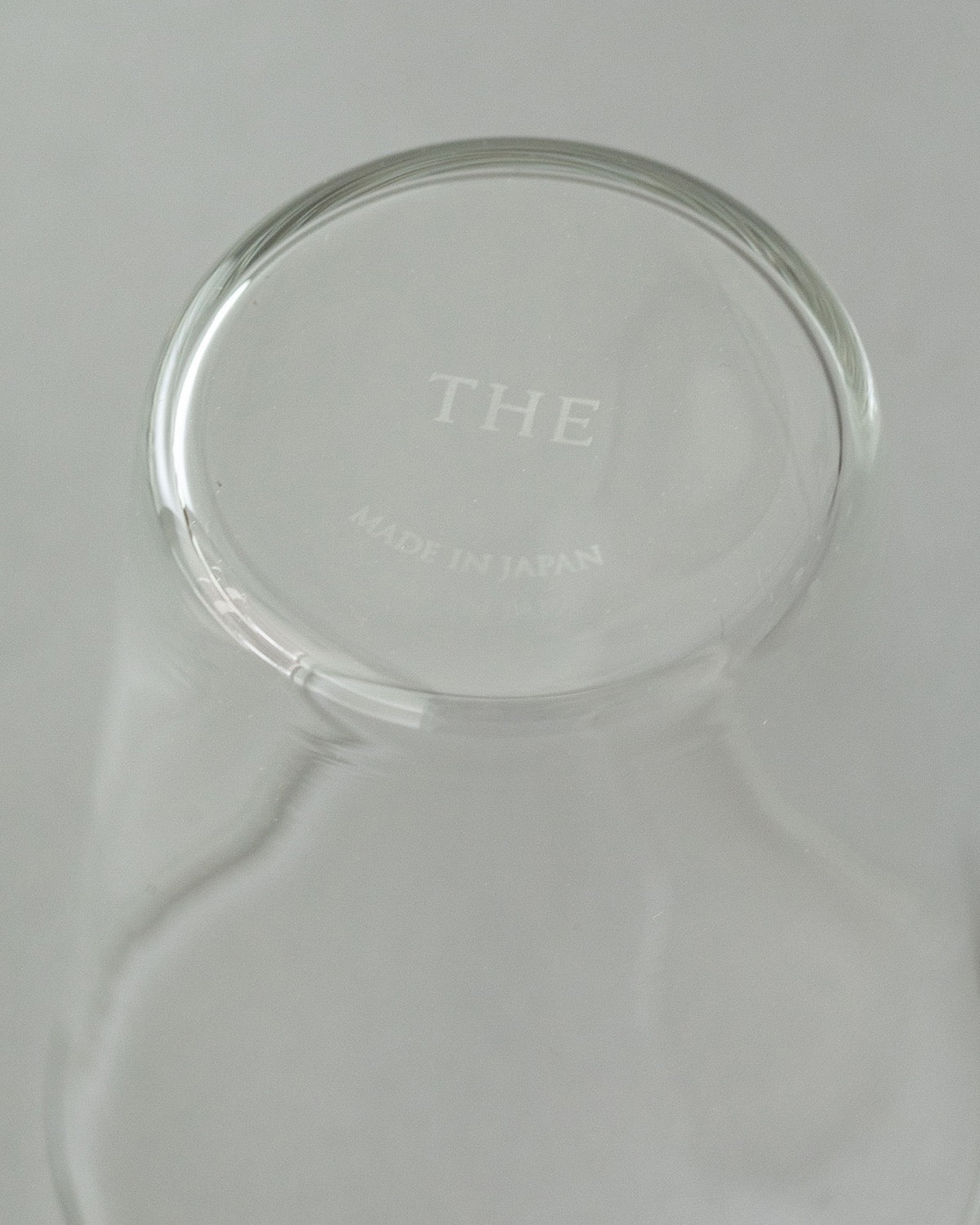 GLASS SHORT