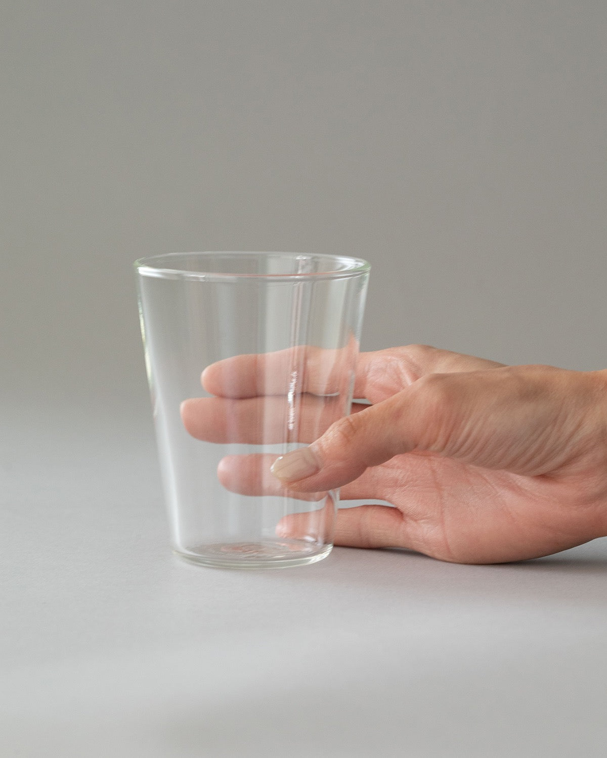 GLASS SHORT