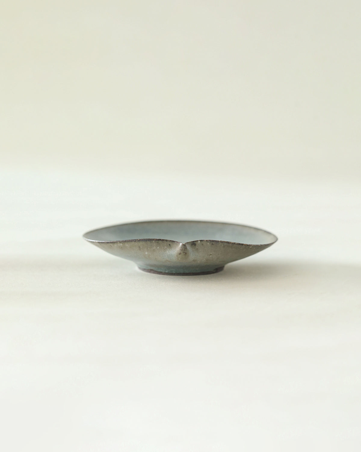 灰釉 片口4寸皿