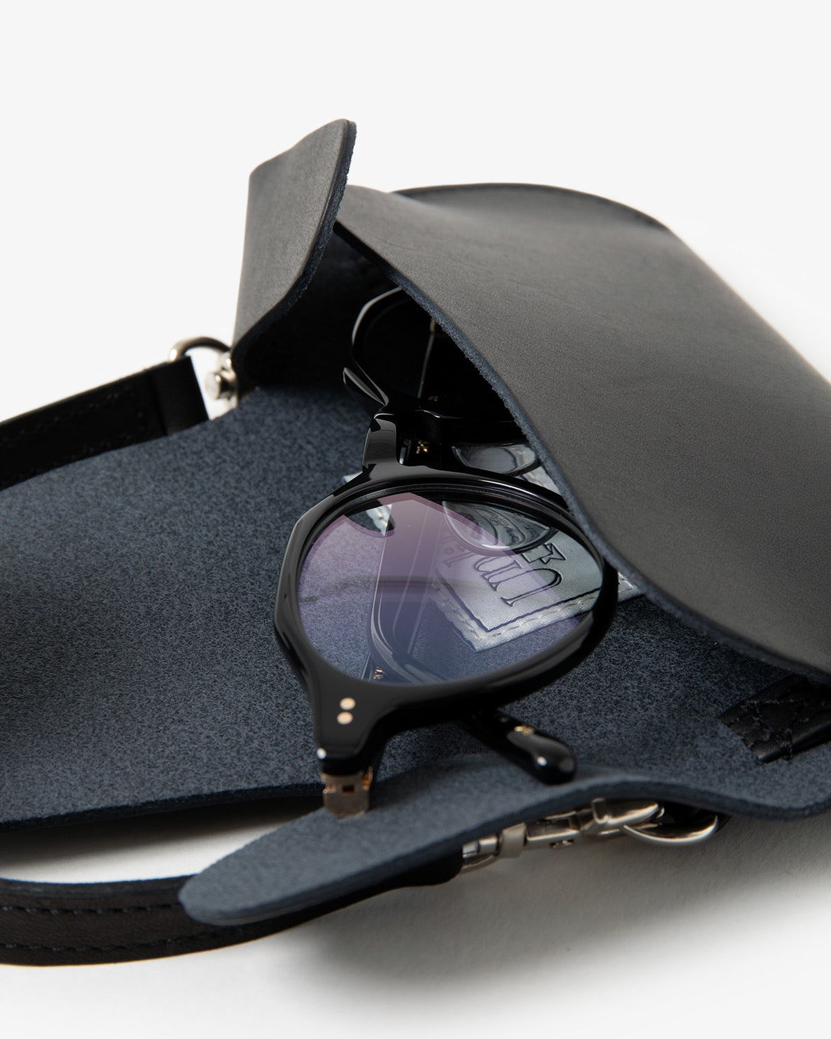UNLIKELY "LEATHER" PILOT GLASS CASE