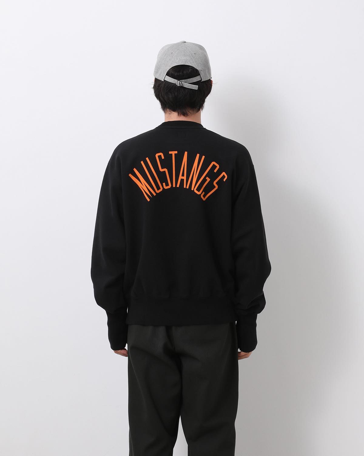 UNLIKELY SIMPLE SWEAT CREW "MUSTANGS"