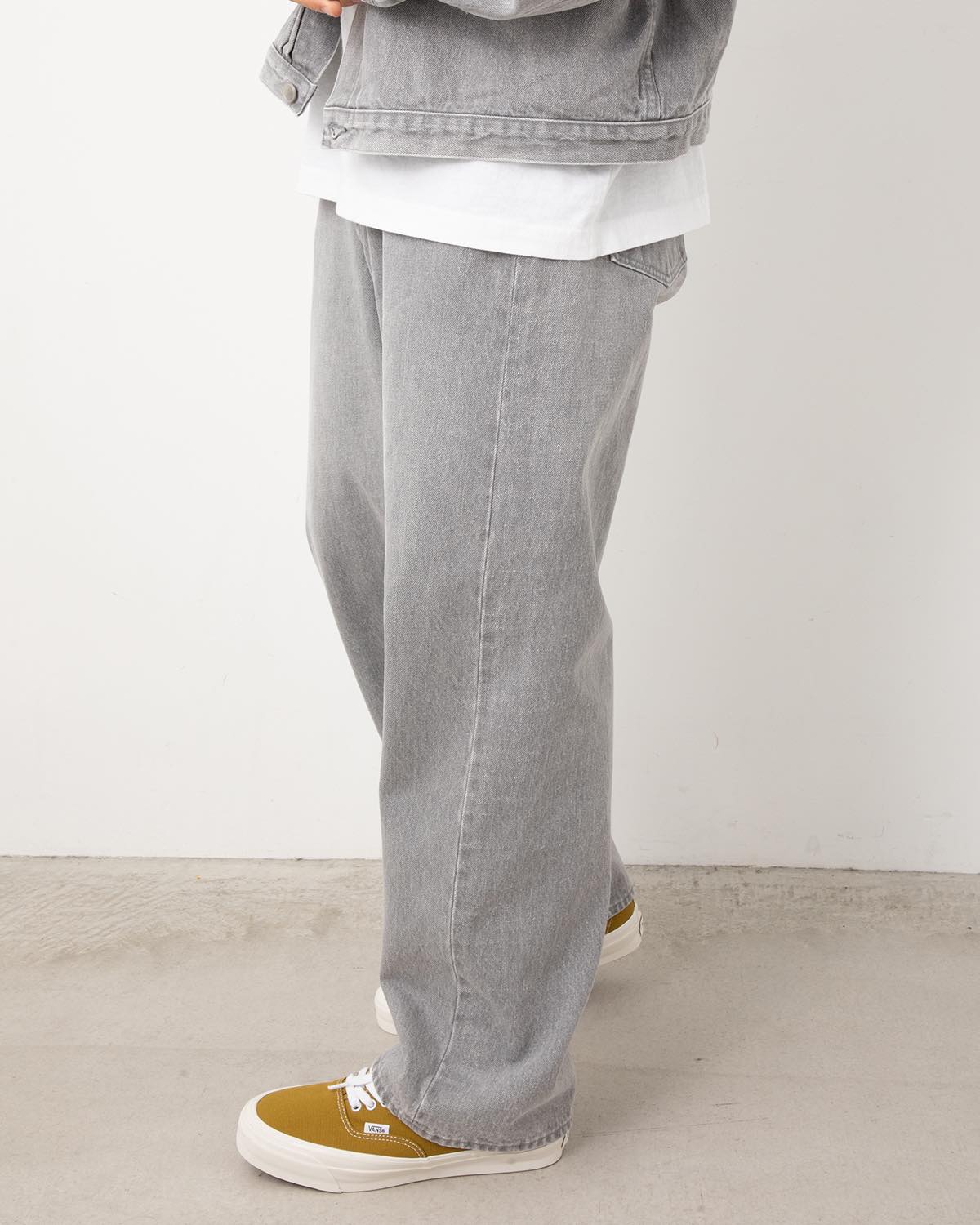 UNLIKELY TIME TRAVEL JEAN WIDE GRAY DENIM