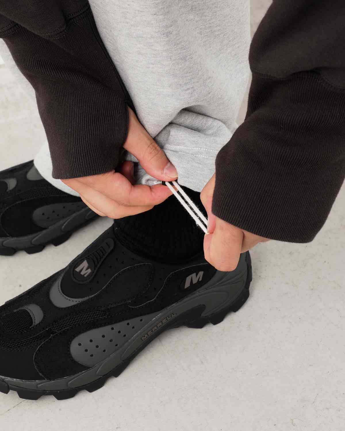 UNLIKELY SIMPLE SWEAT PANTS