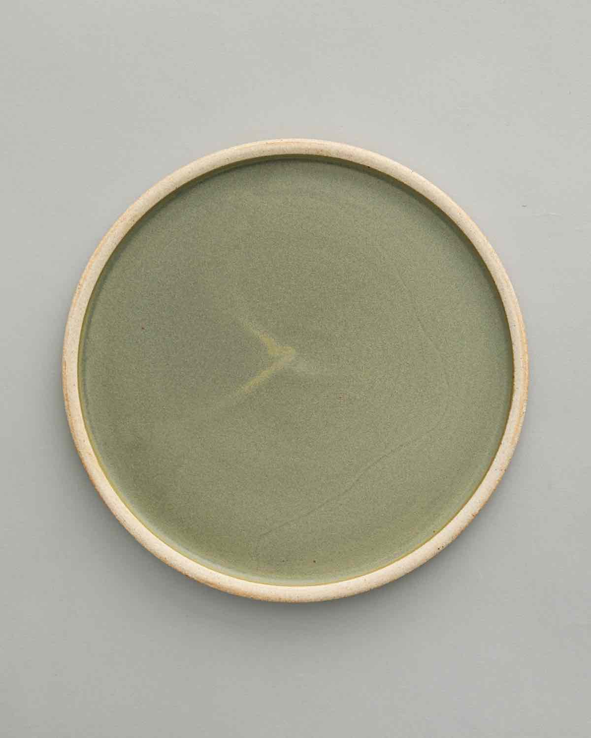 RIMMED PLATE B