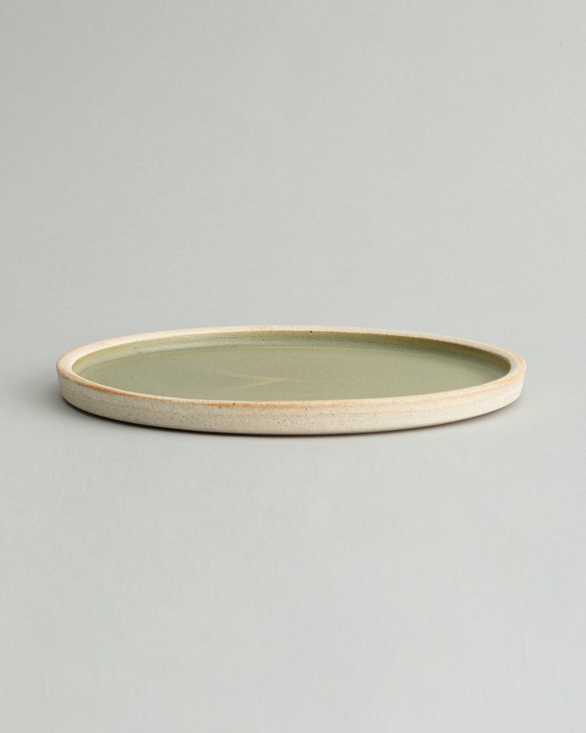 RIMMED PLATE B