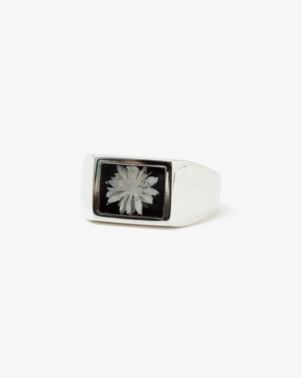 SIGNET WITH BLACK FLOWER RING