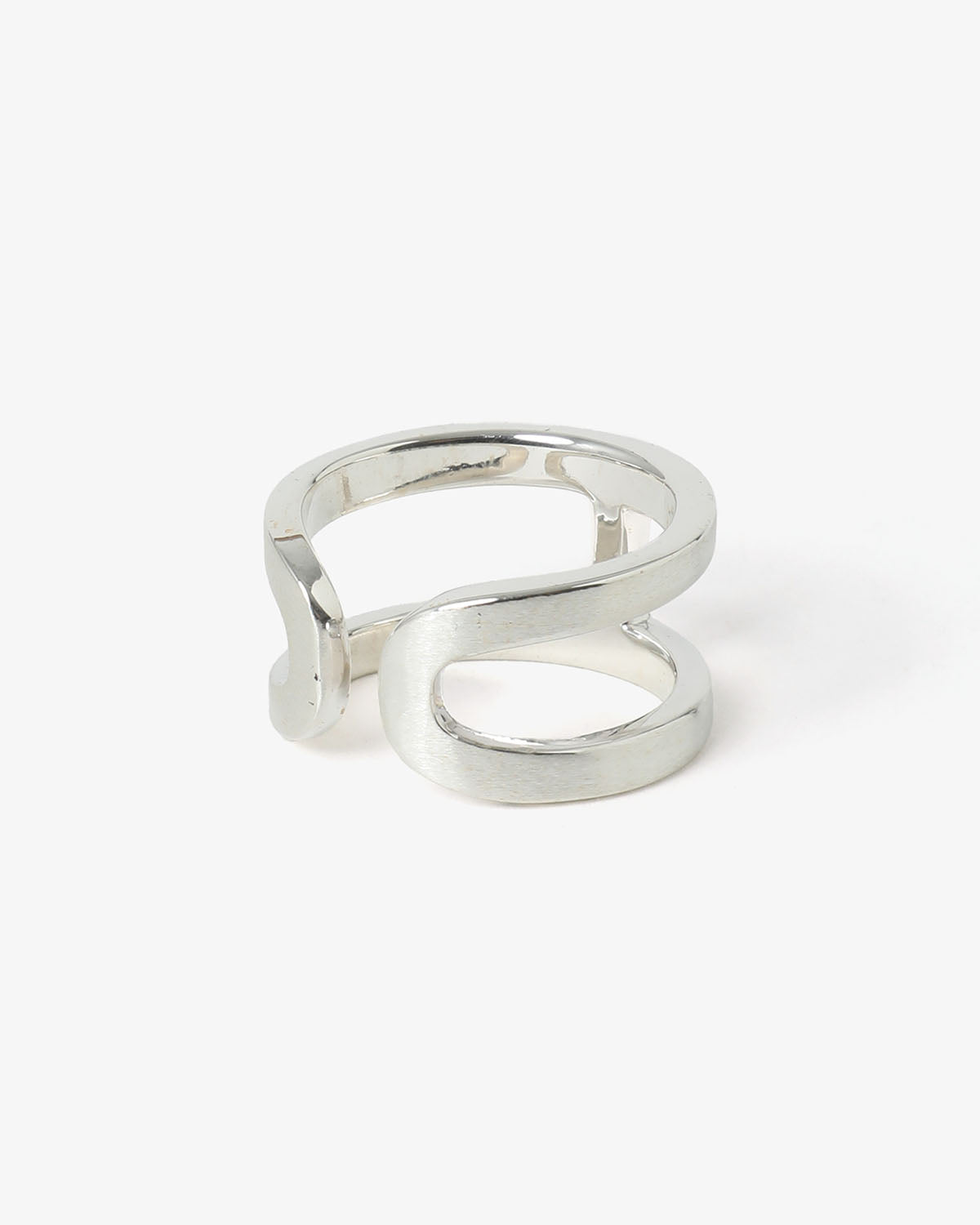 H RING WITH HAIR LINE