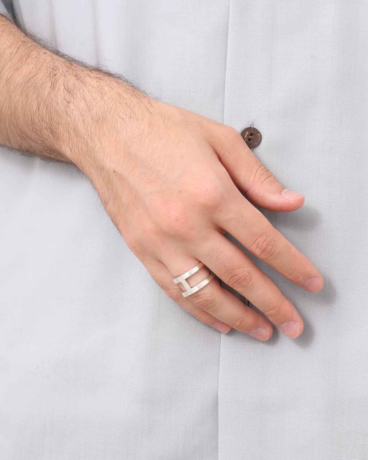 H RING WITH HAIR LINE