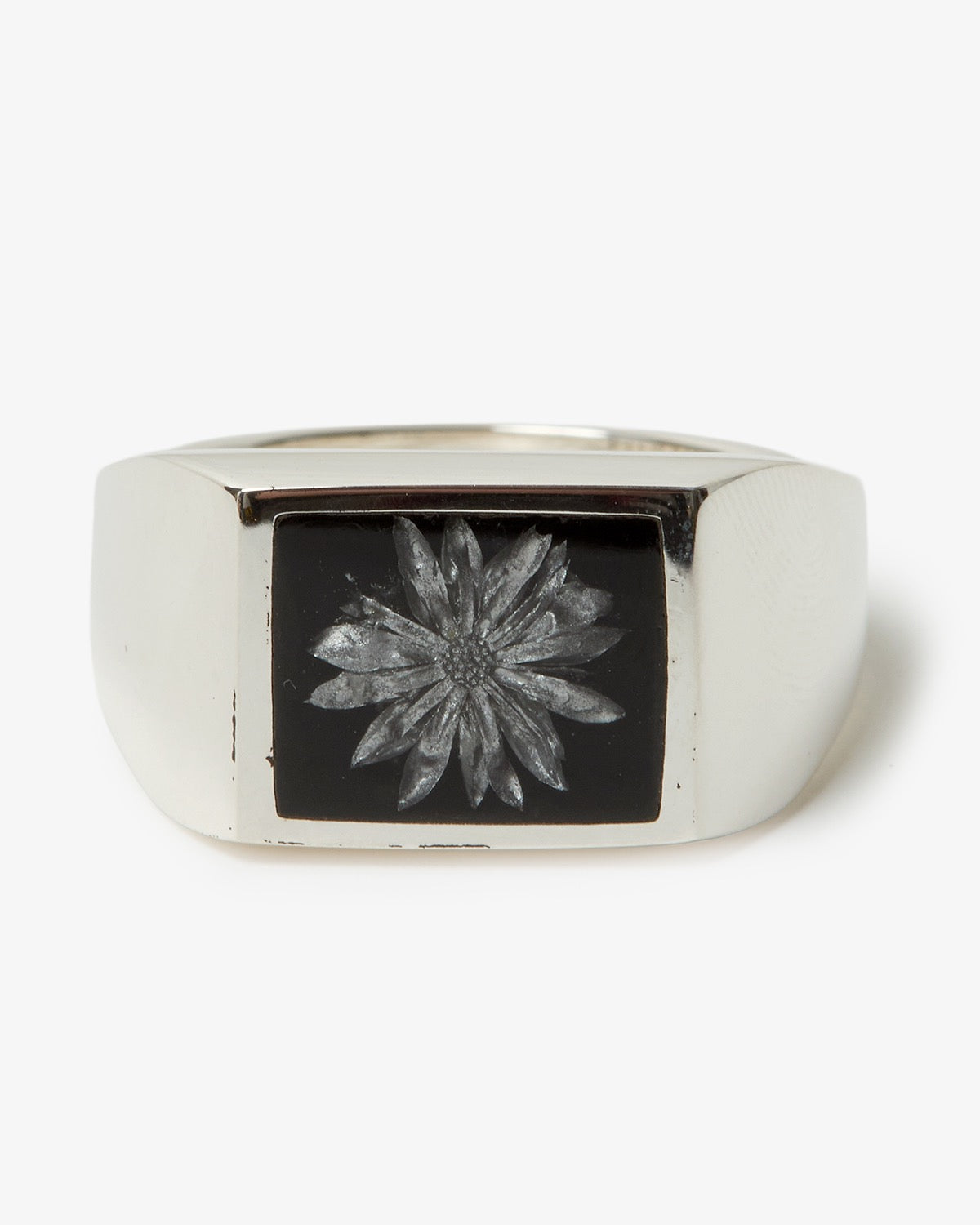 SIGNET RING WITH STEEL GRAY FLOWER