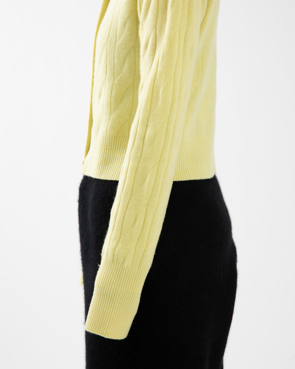 TIMELESS CABLE CARDIGAN WITH SHOULDER PADS