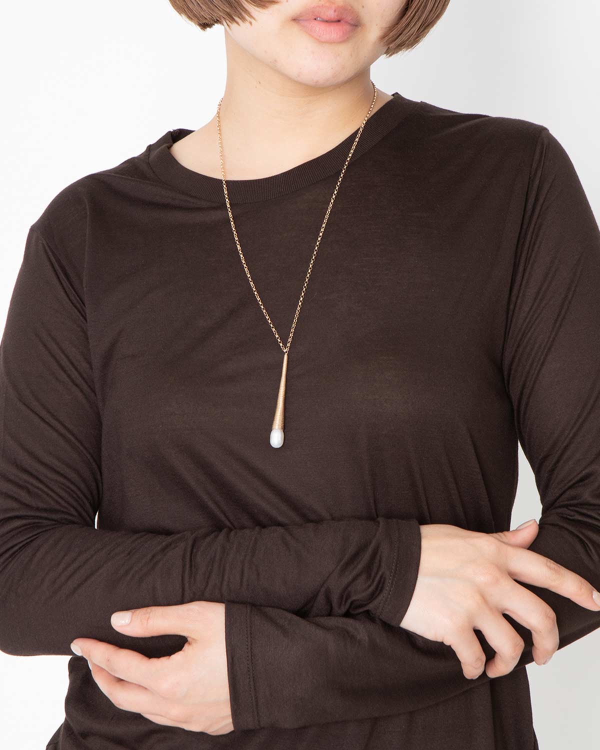WHITE HOLE NECKLACE