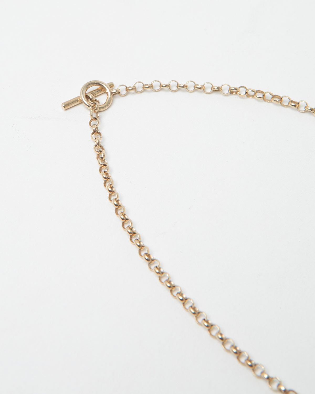WHITE HOLE NECKLACE