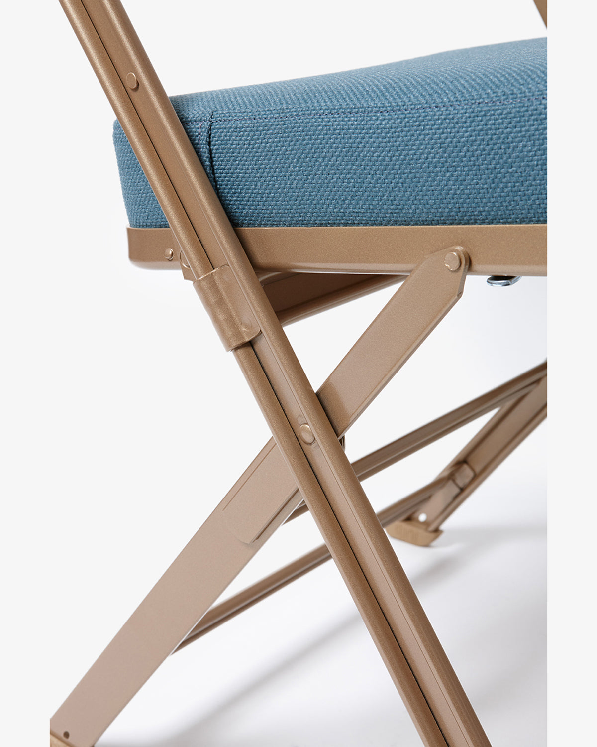 FULL CUSHION FOLDING CHAIR