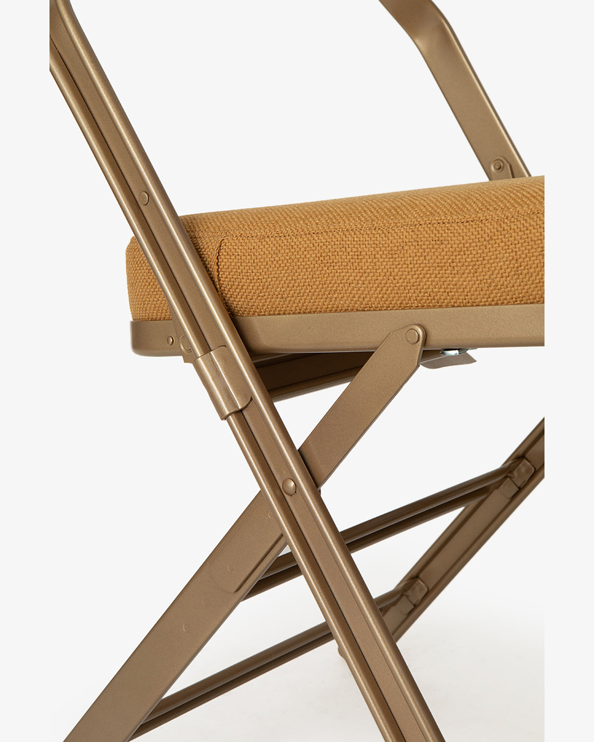 FULL CUSHION FOLDING CHAIR