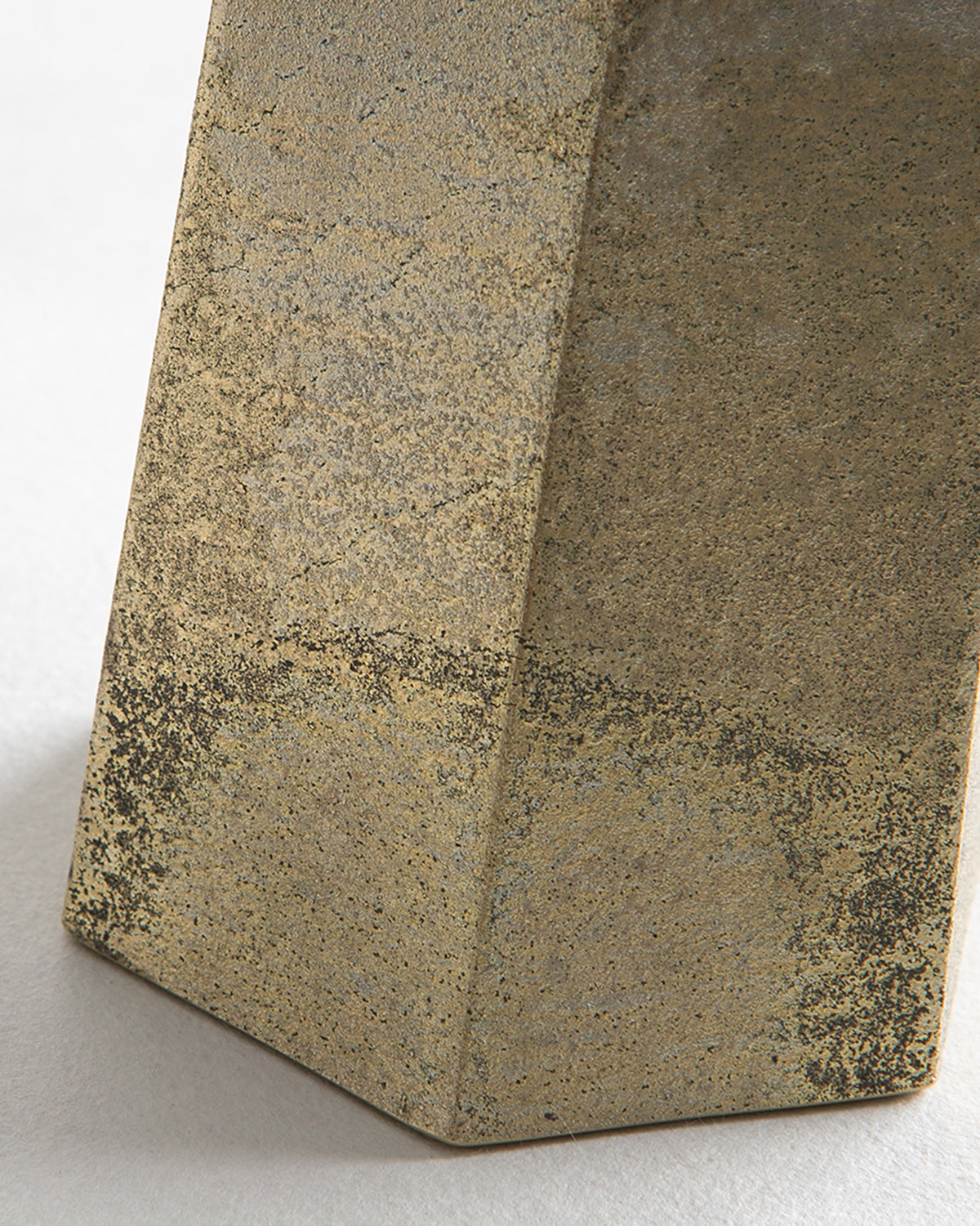 "KOMAGATA" BOOK END