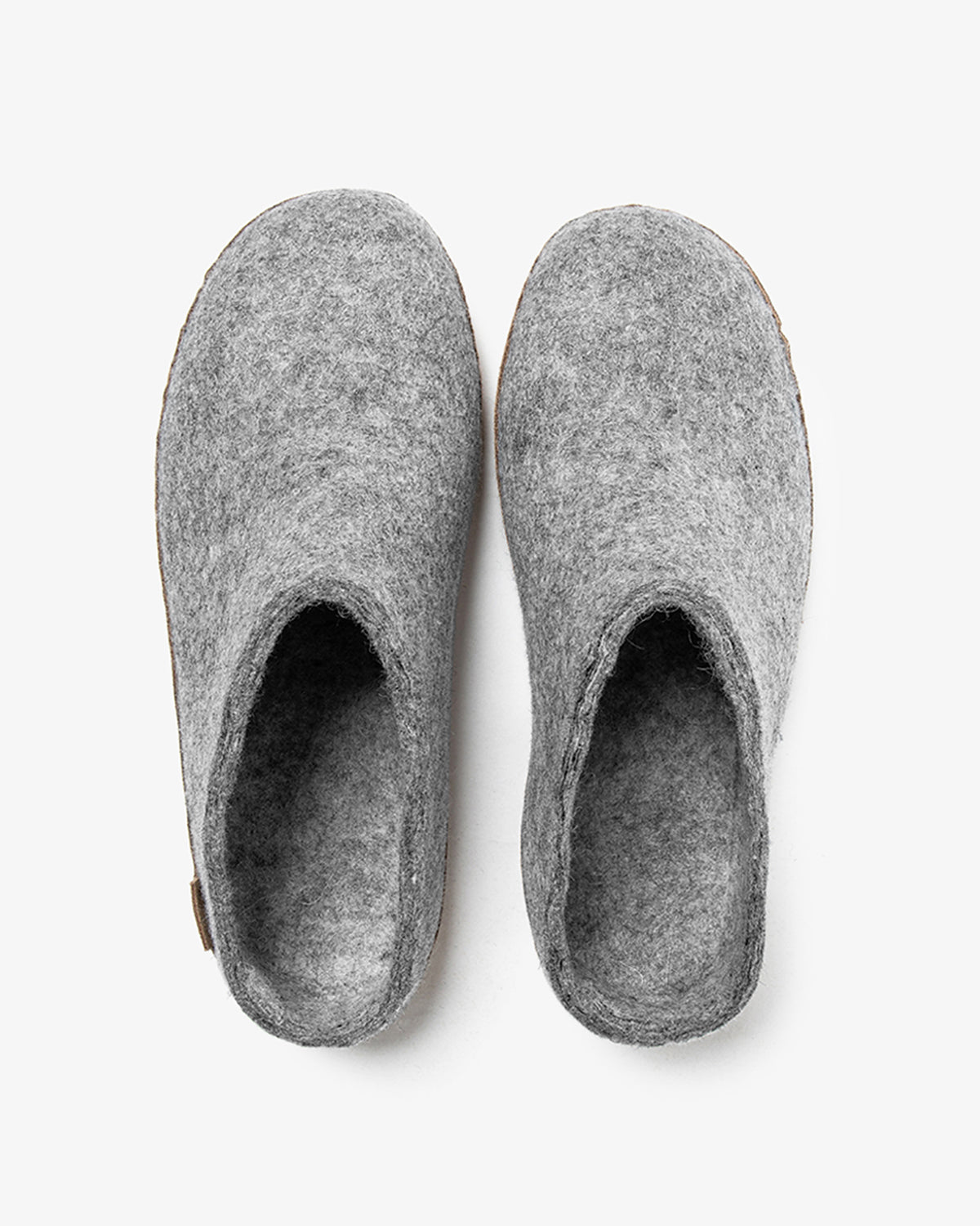 THE SLIP-ON WITH LEATHER SOLE