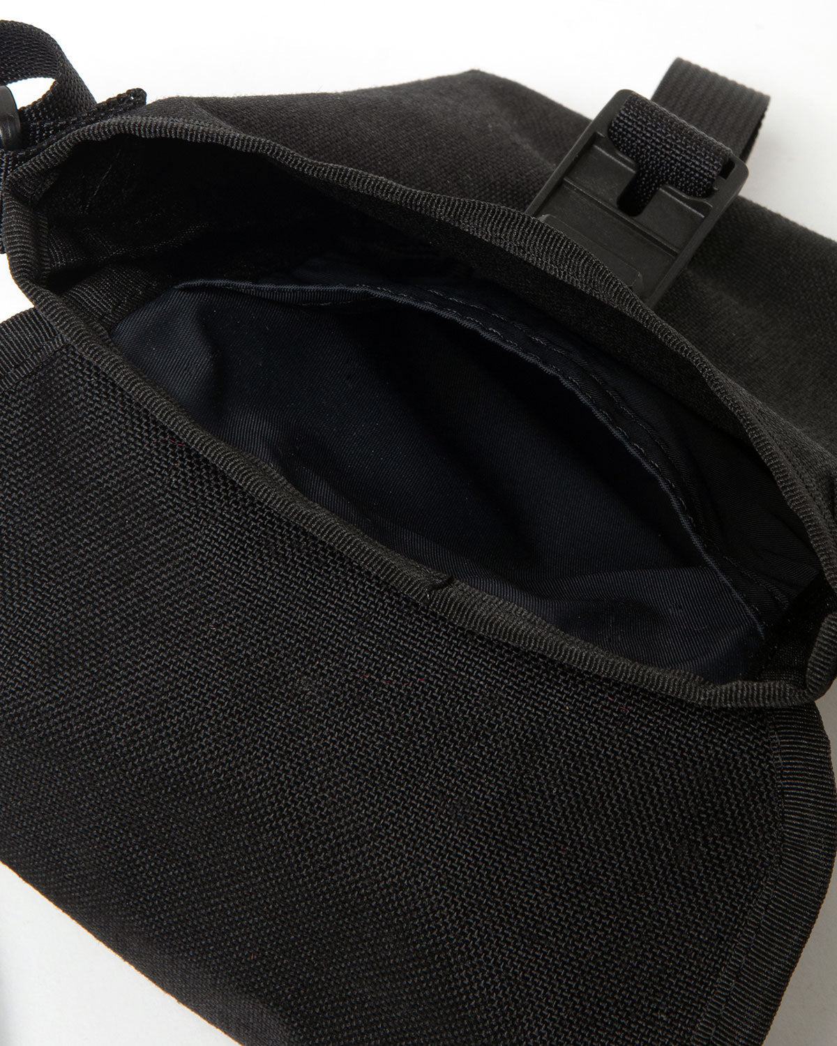 SHOULDER POUCH CORDURA® NYLON with FIDLOCK® BUCKLE