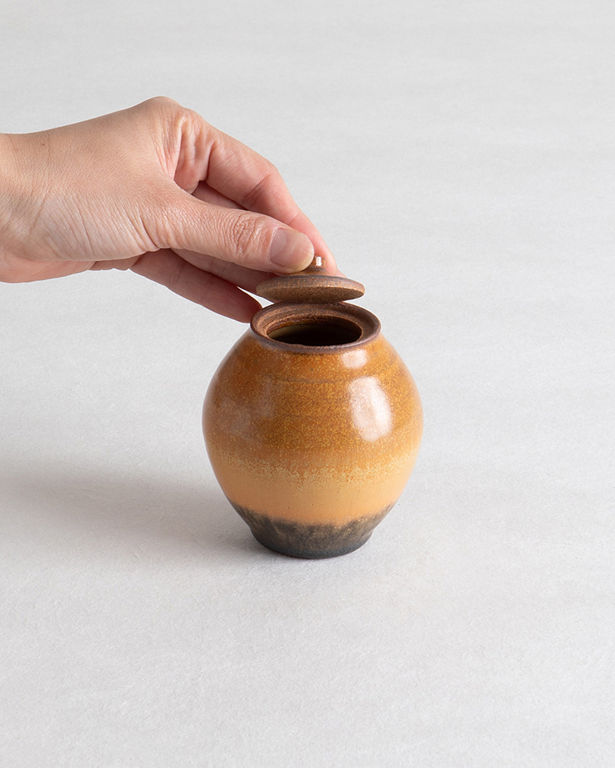 小さい壺 - 陶芸