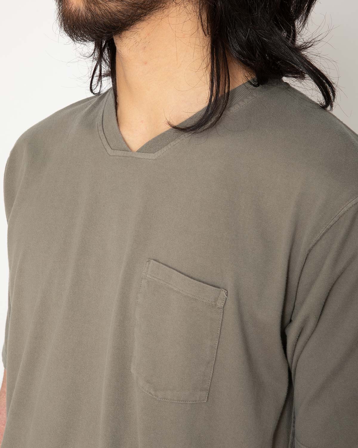 DWELLER S/S V NECK TEE COTTON JERSEY OVERDYED