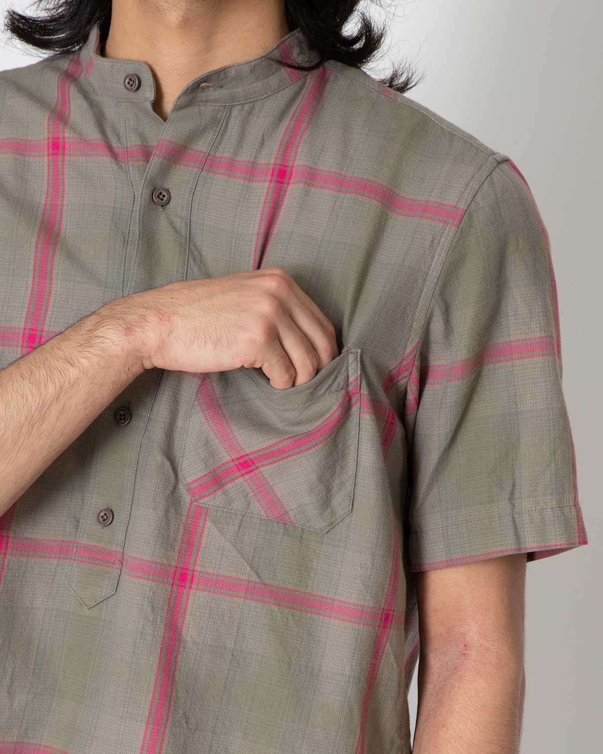 DWELLER STAND COLLAR PULLOVER S/S SHIRT C/P TWILL OMBRE PLAID