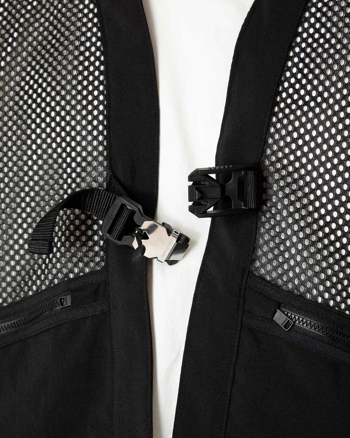 JOGGER VEST POLY MESH WITH FIDLOCK® BUCKLE