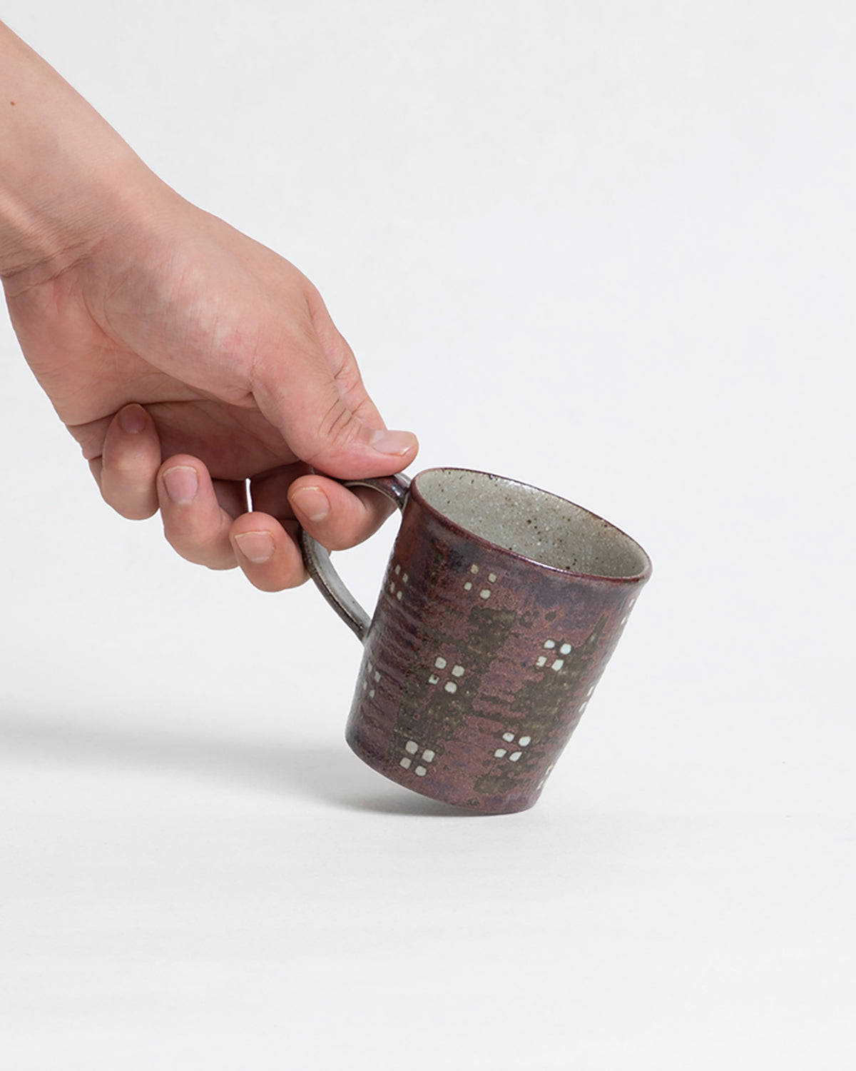 DOTTED TALL MUG